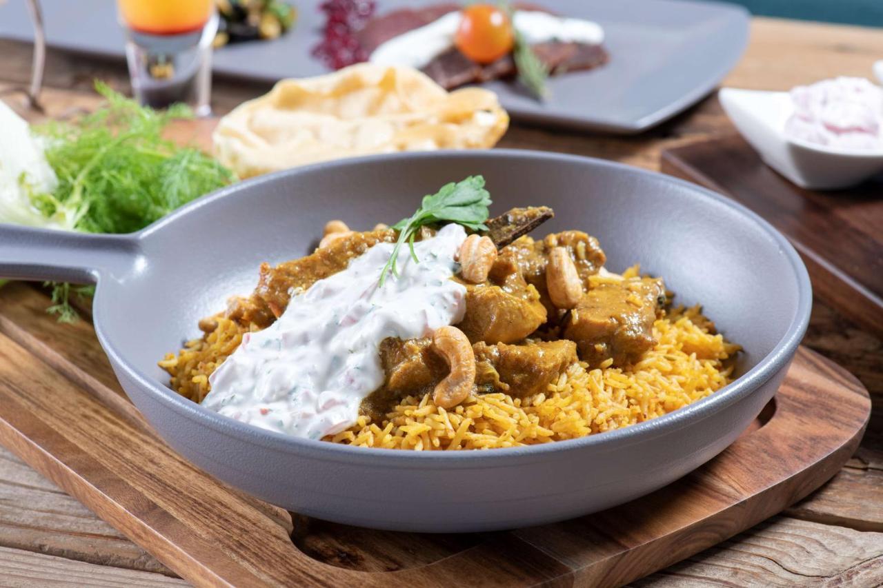 Radisson Blu Hotel, Jeddah Corniche Eksteriør billede Biryani
