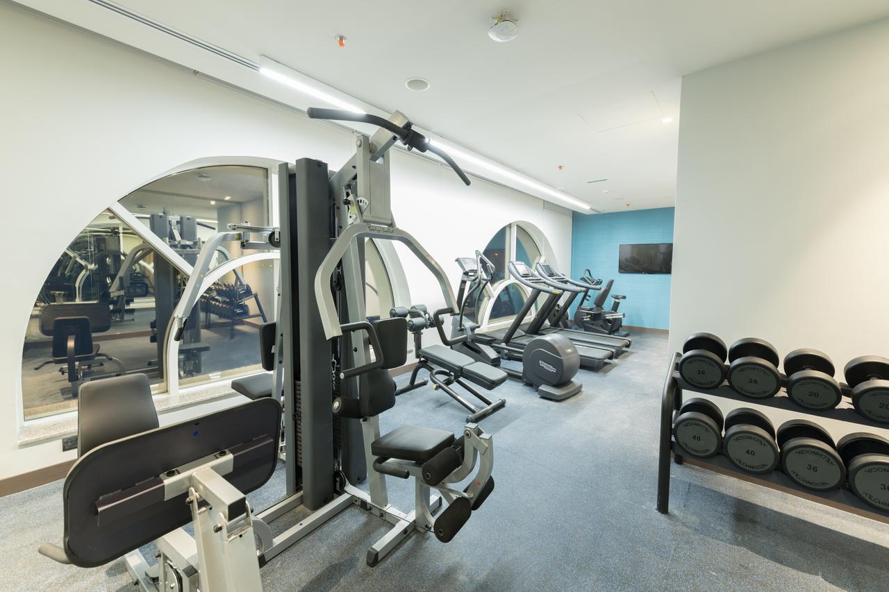 Radisson Blu Hotel, Jeddah Corniche Eksteriør billede The gym at the hotel