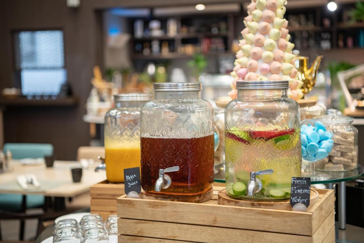 Radisson Blu Hotel, Jeddah Corniche Eksteriør billede Infused water